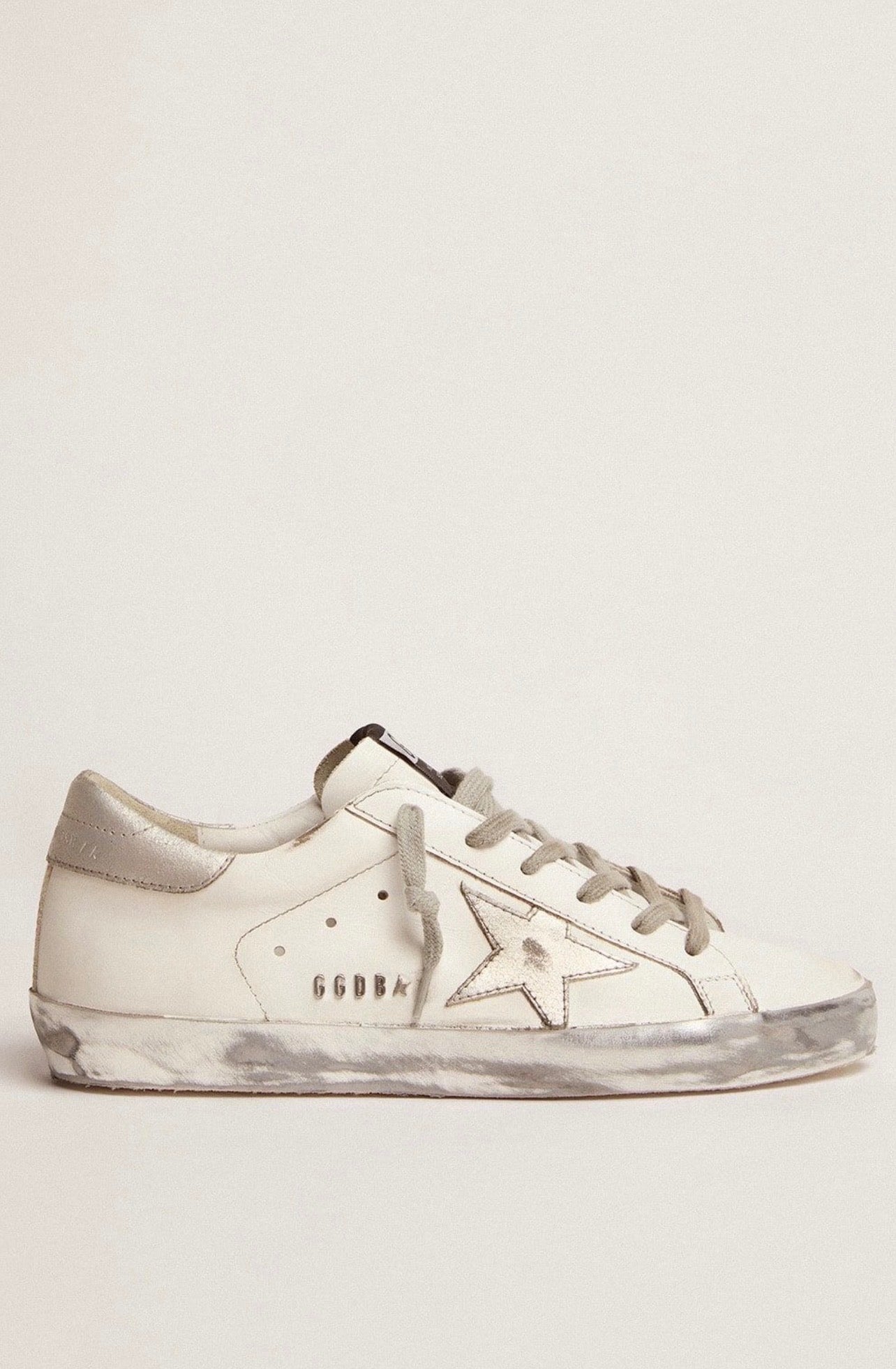 Golden Goose Superstar Blanco / Estrella Blanca / Talón Plata Metálico / Suela Gris Efecto Vintage