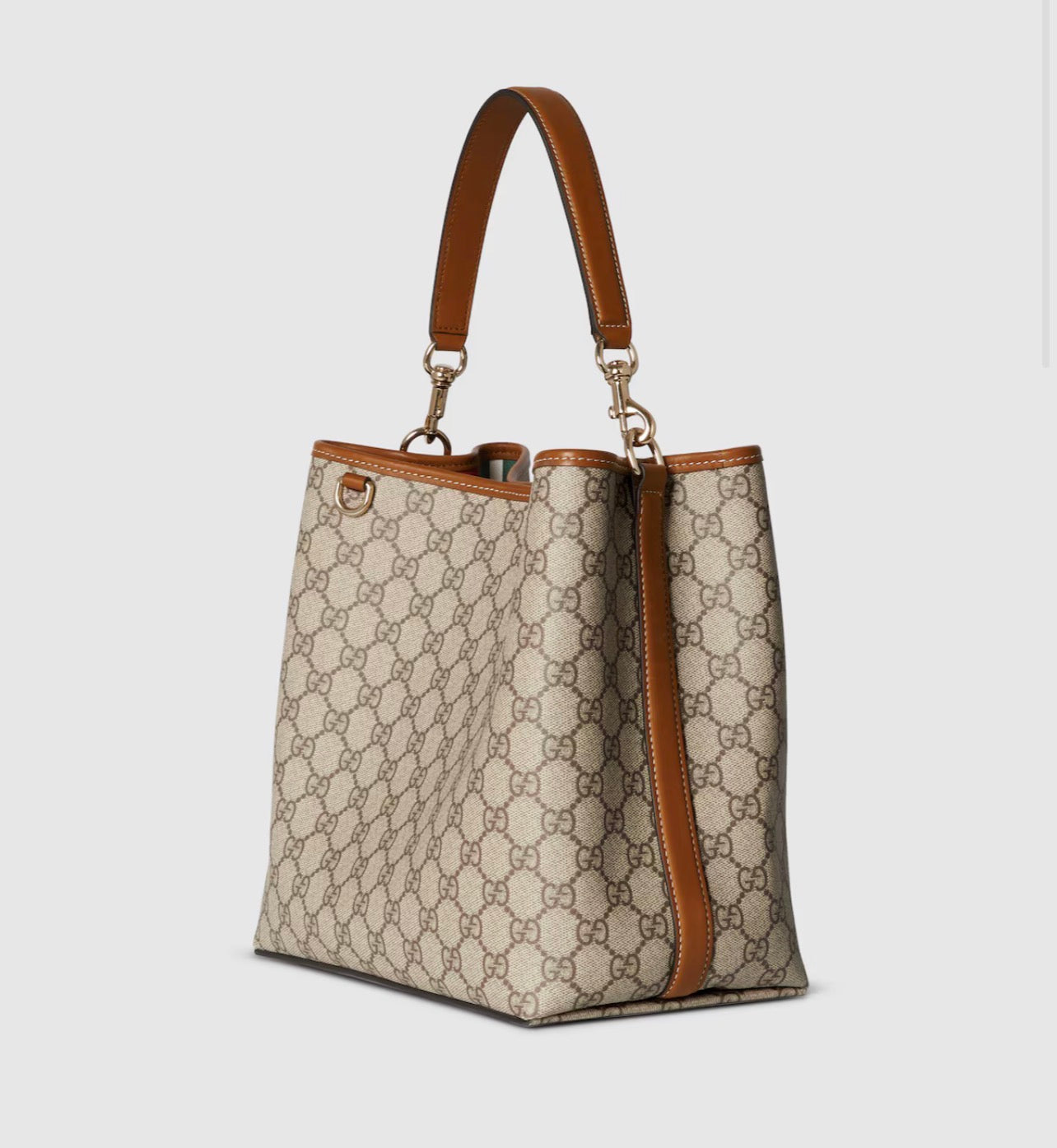 Gucci Emblem medium bucket bag Beige
